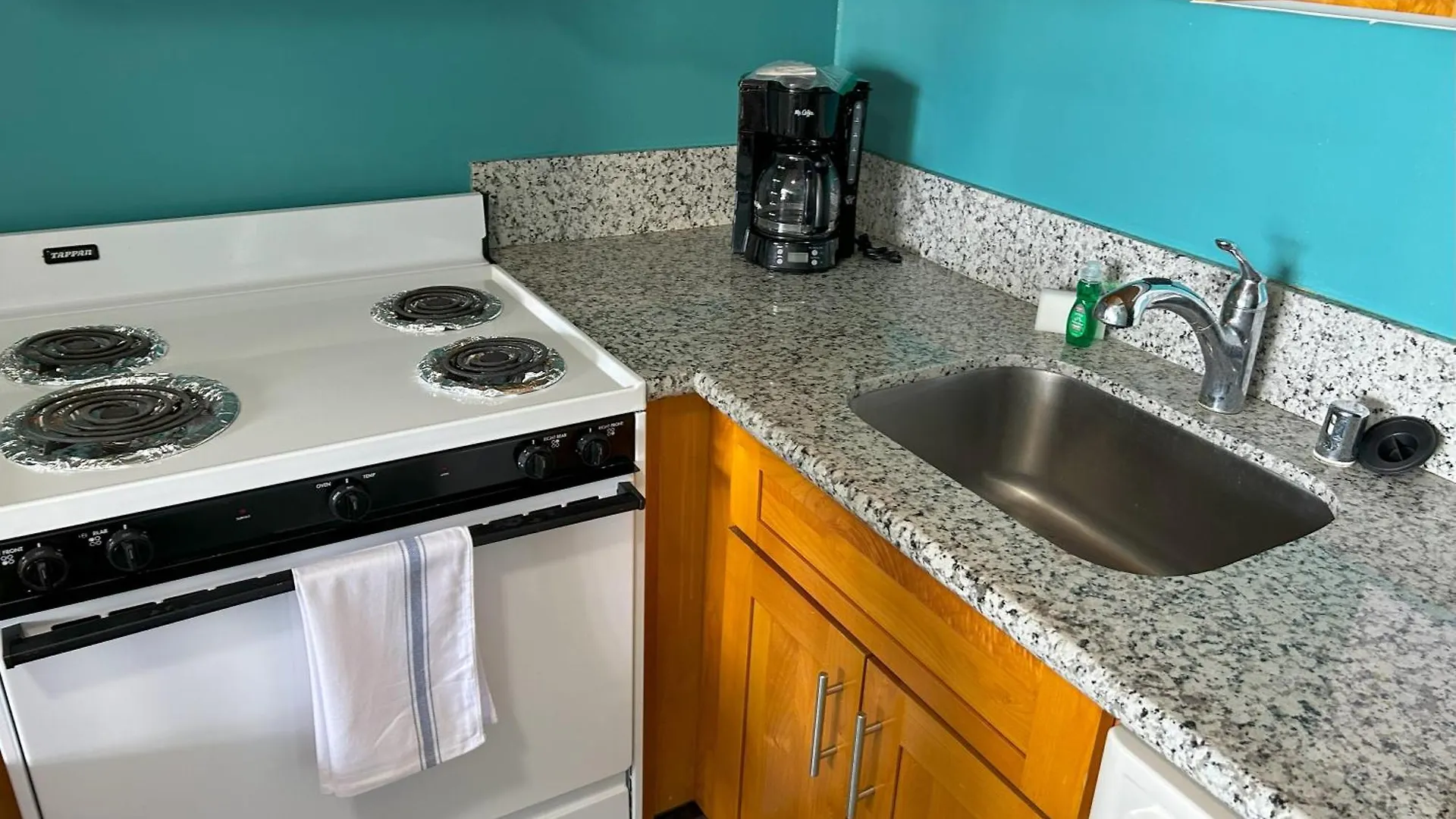 Royal Kuhio 1704 - Spacious Studio With Stunning Mountain Views In The Heart Of Waikiki! Honolulu